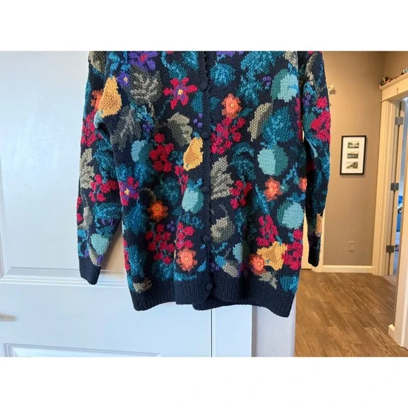 Vtg Signature by Northern Isles M Handknit 100% Wool Colorful Cardigan Sweater - Picture 4 of 11